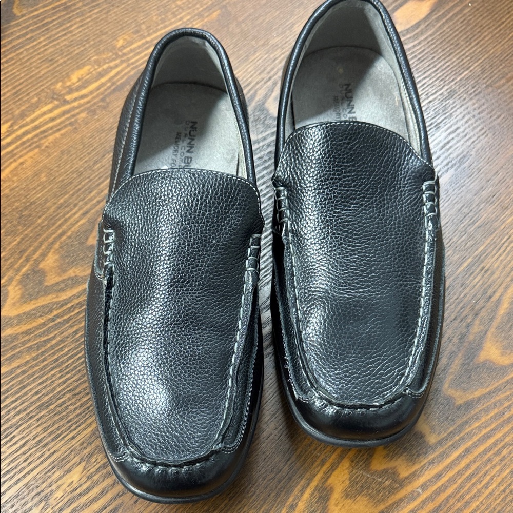 Nunn Bush Men's Pebbled Black Slip-On Loafers
